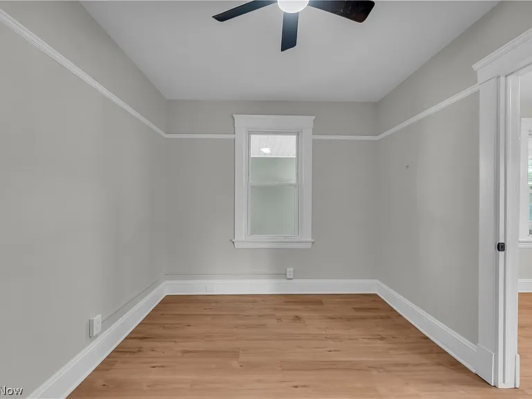 1330 W 67th St — Photo 16