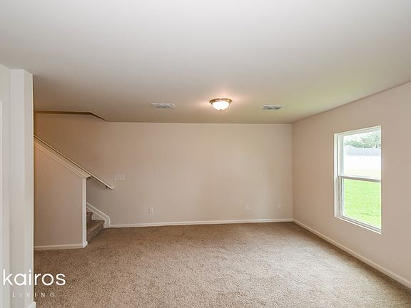 4th image of 2576 Naples Ln
