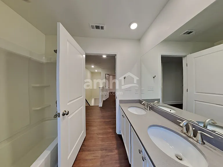 130 Marin Dr — Photo 20