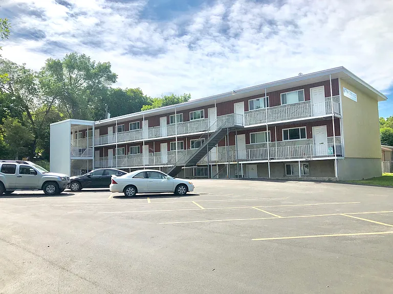 620 E 600 N — Photo 9