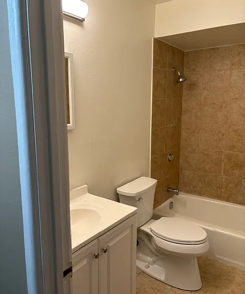 651 Carroll Pkwy #2 — Photo 16