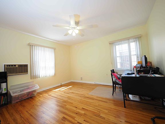 3rd image of 11 Kingston St