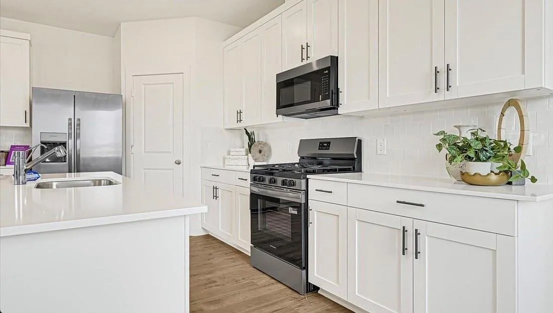 3 bed, 2.5 bath, $2,250 — Photo 4