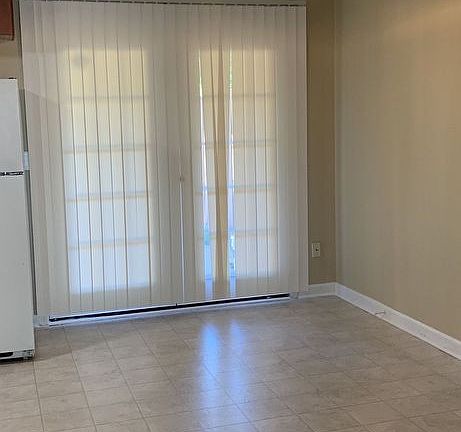 5th image of 1605 Meadow Dr