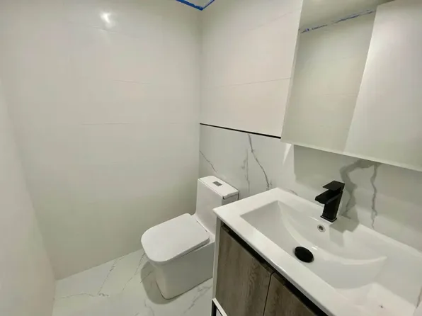 325 Putnam Avenue image 10 of 15