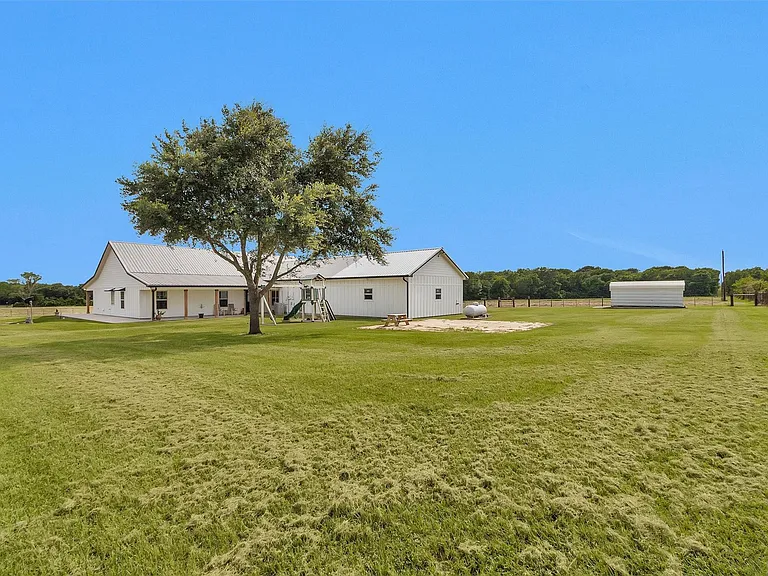 7581 County Road 333 — Photo 5