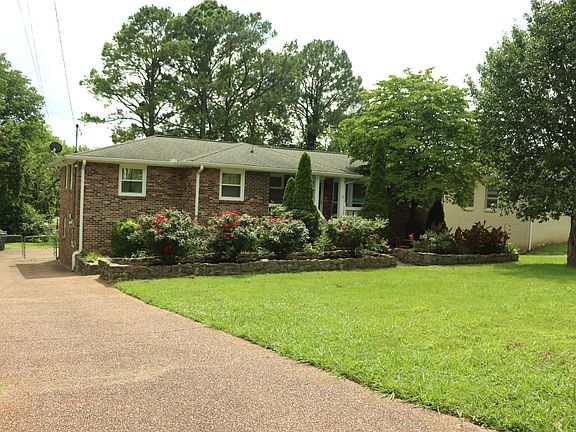 2nd image of 2635 Edge O Lake Dr