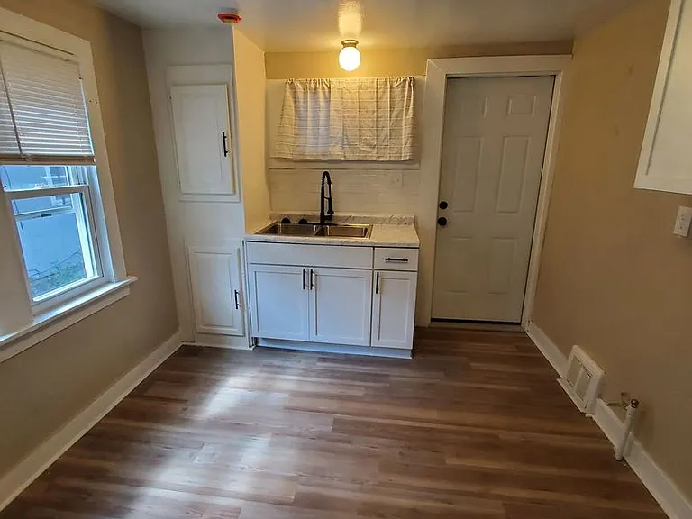 4207-4207a N 39th St. (Duplex) (Ace Property) — Photo 4