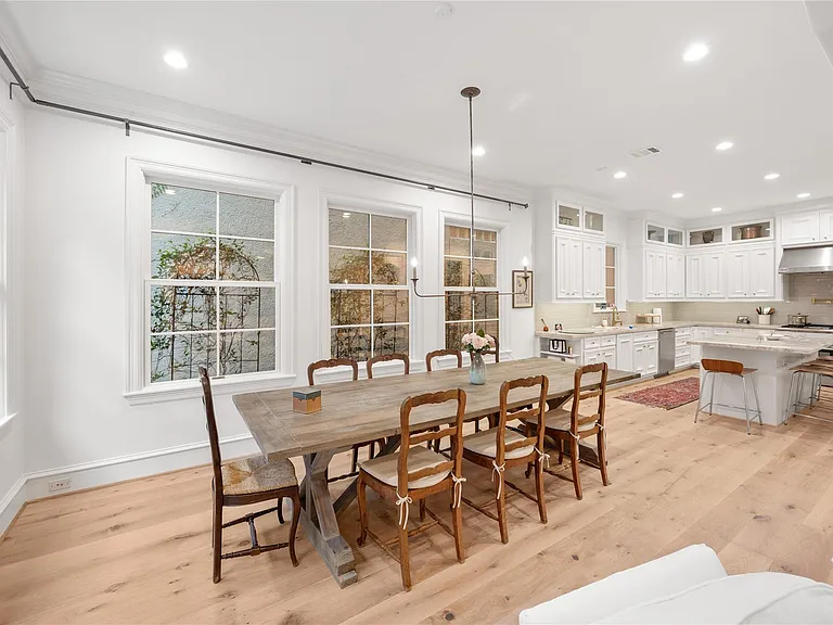 1235 Wynden Oaks Garden Dr — Photo 10