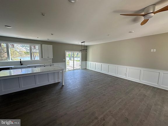 4th image of 122A N Lake Dr