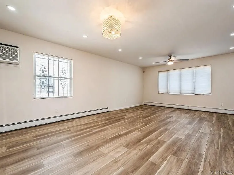 3 bed, 2.0 bath, 2450 sqft, $3,700 — Photo 3