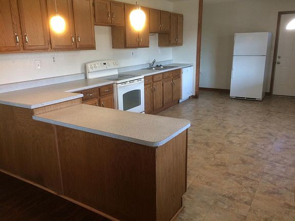 Includes dishwasher