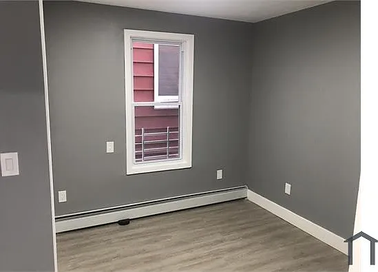 1410 Oakley St — Photo 3
