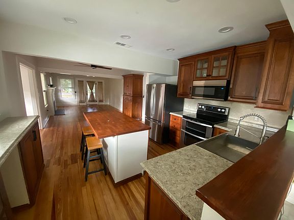 3rd image of 145 21st Ave S