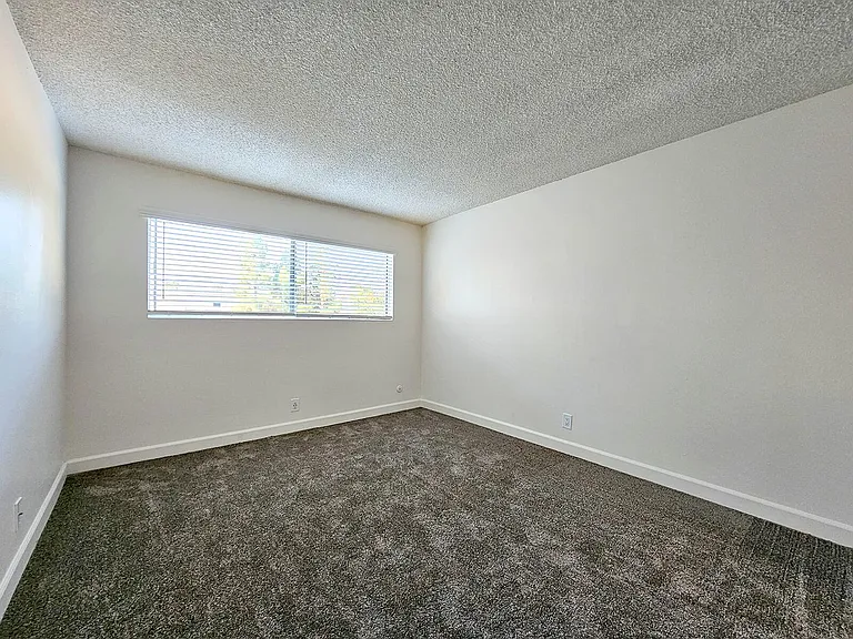 193 W Park Ave — Photo 10