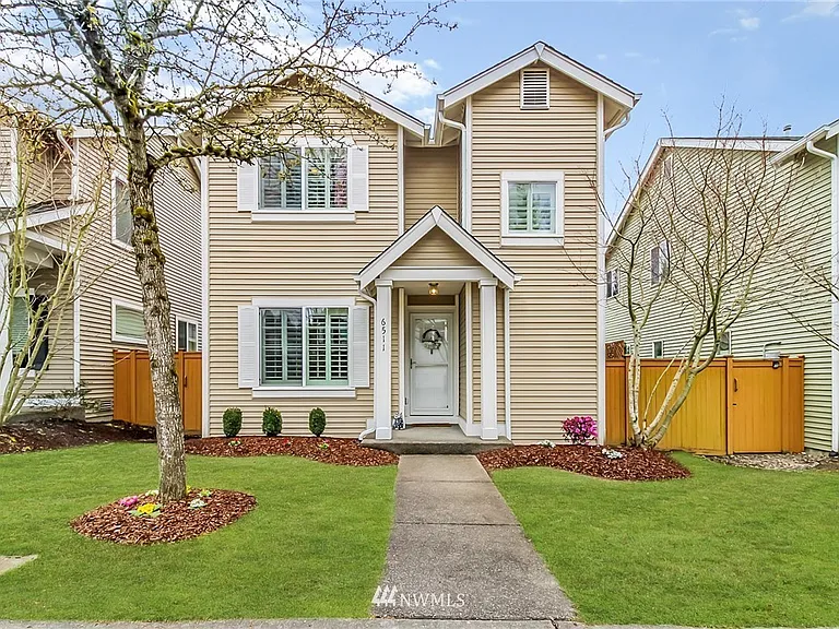 6511 Douglas Ave SE — Photo 1