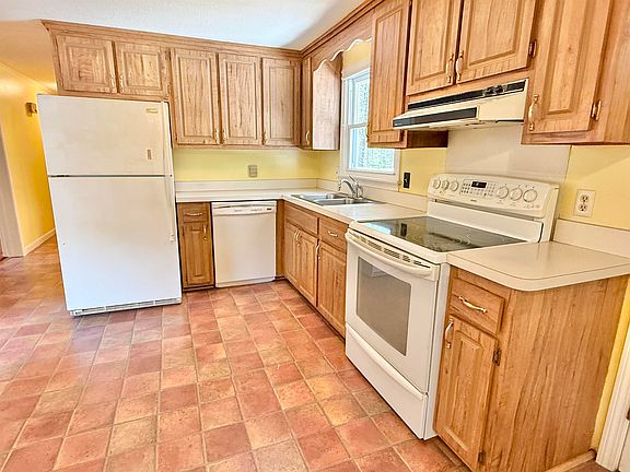 2nd image of 4 Rita Avenue