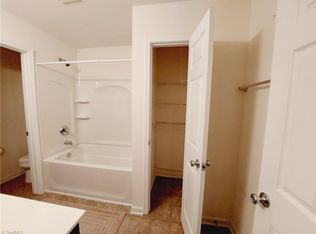 100 Goldfinch Ave, Greensboro, NC 27409