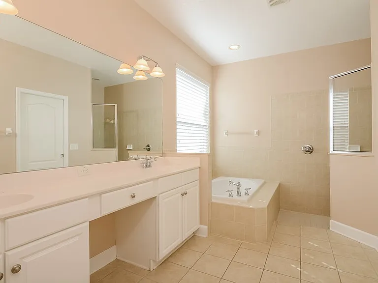 7830 Grasmere Dr — Photo 9