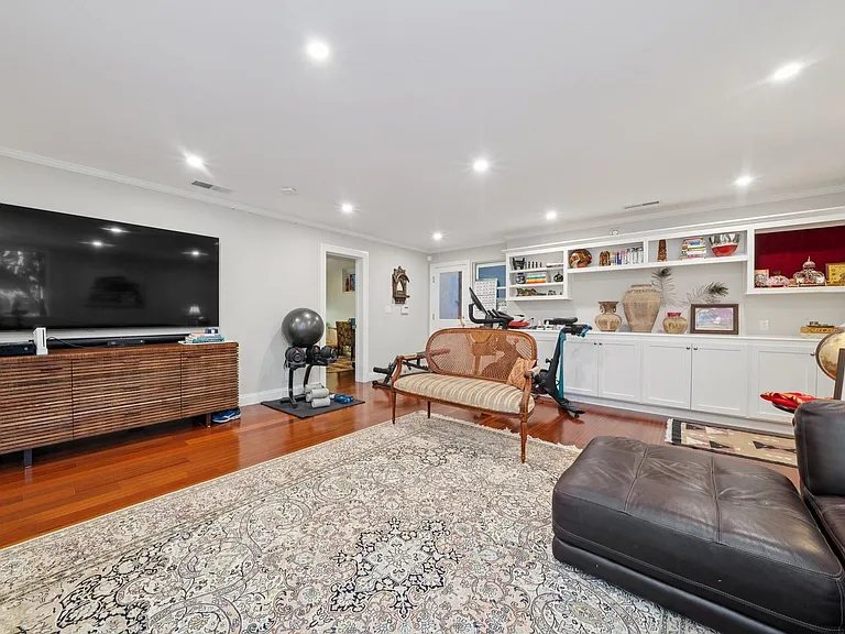 1430 Harker Ave — Photo 30