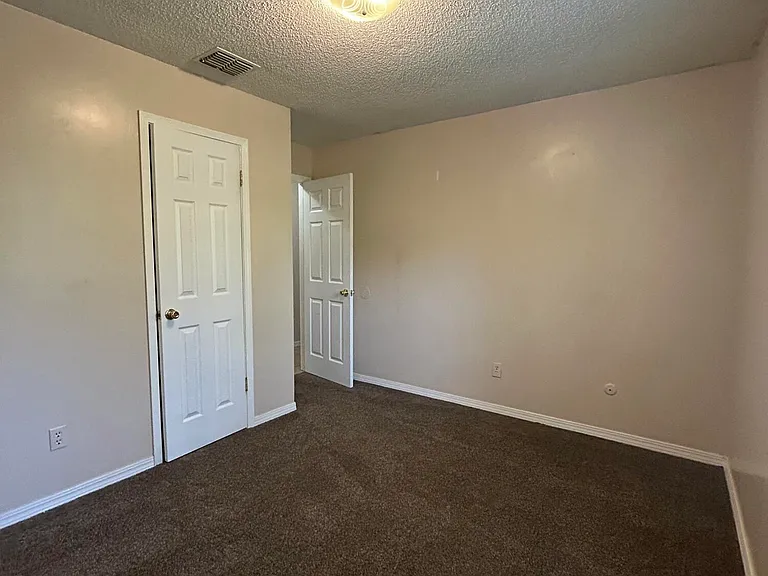 470 Crabapple Ct #D — Photo 17