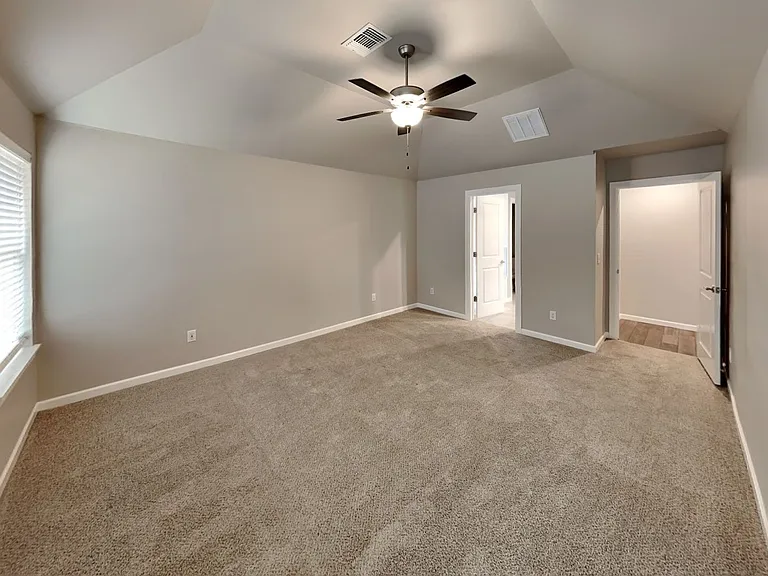 8400 Rainier St — Photo 11
