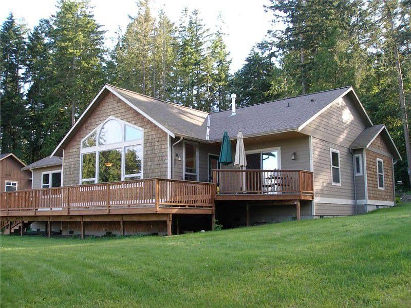 Unsurpassed quality, exceptional attention to detail is what you will experience in this View home.