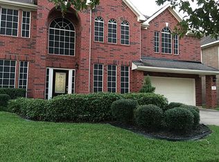 3318 Village Pond Ln, Fresno, TX 77545