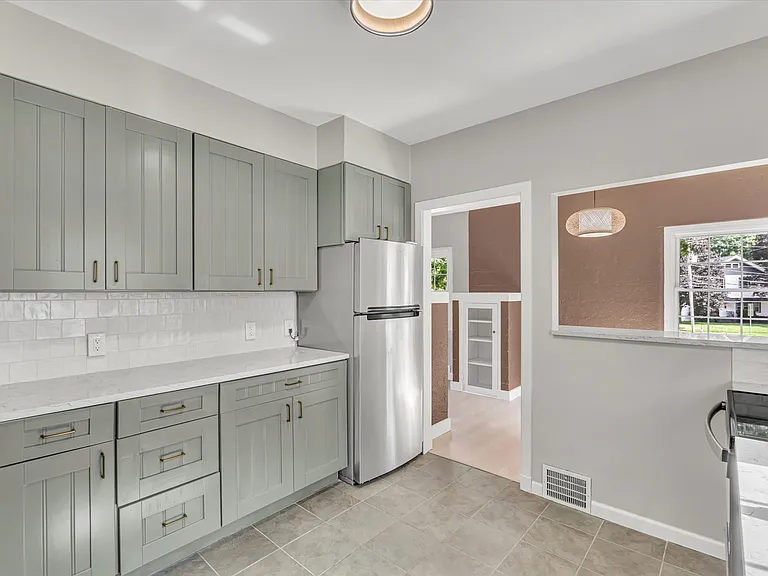1708 Woodland Ave — Photo 18