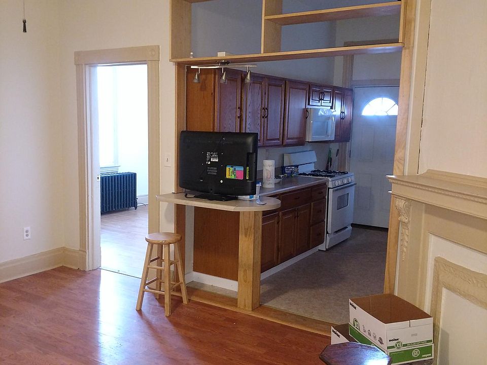living room, looking into kitchen