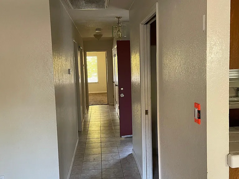 613A Fort Sumpter Dr — Photo 2
