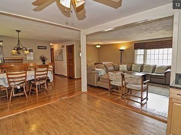 living room/dining room