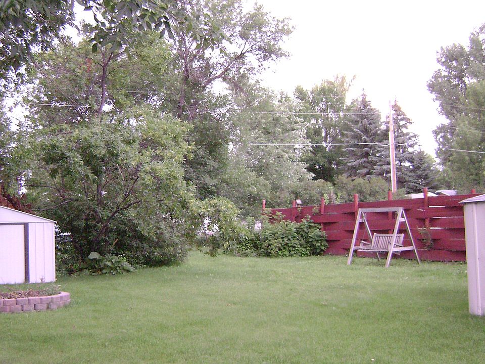 2nd image of 403 14th St NE