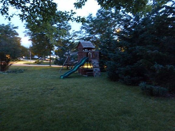 3rd image of 384 Woodland Dr