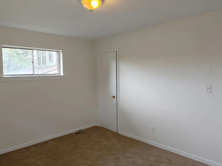 929B Fortwood St — Photo 13