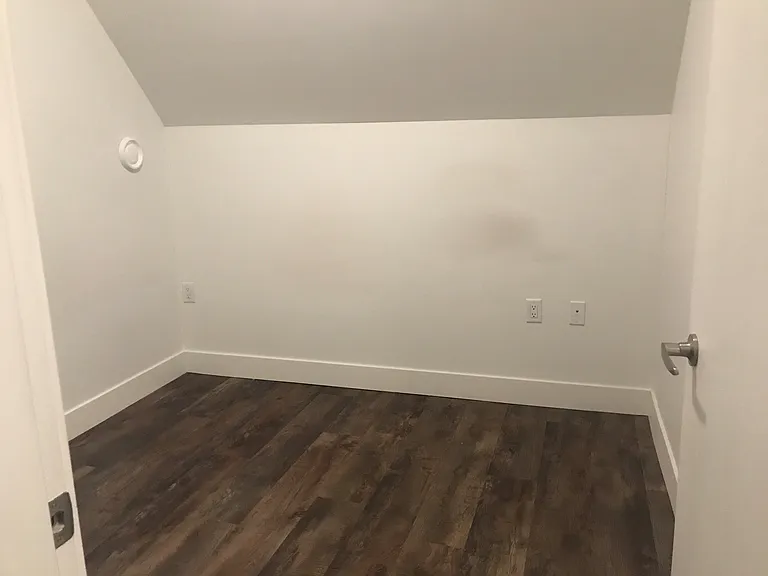 1539 Comox St #33 — Photo 14
