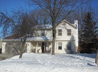 W152N7730 Countryside Dr, Menomonee Falls, WI 53051