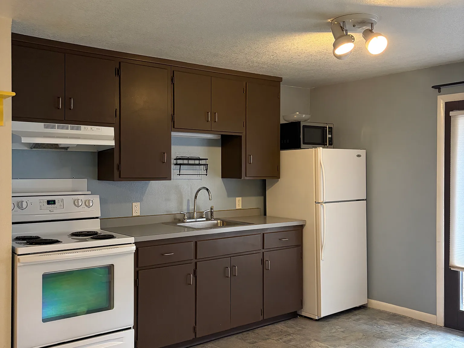 Studio, 454 sqft, $1,000 — Photo 2