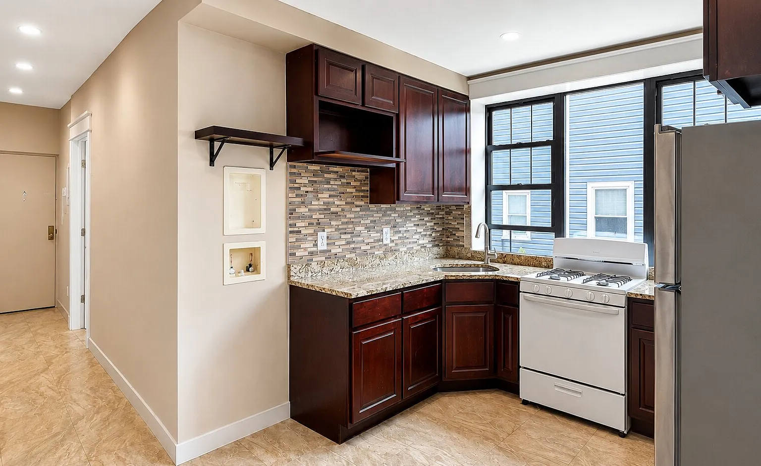 3 bed, $3,753 — Photo 4