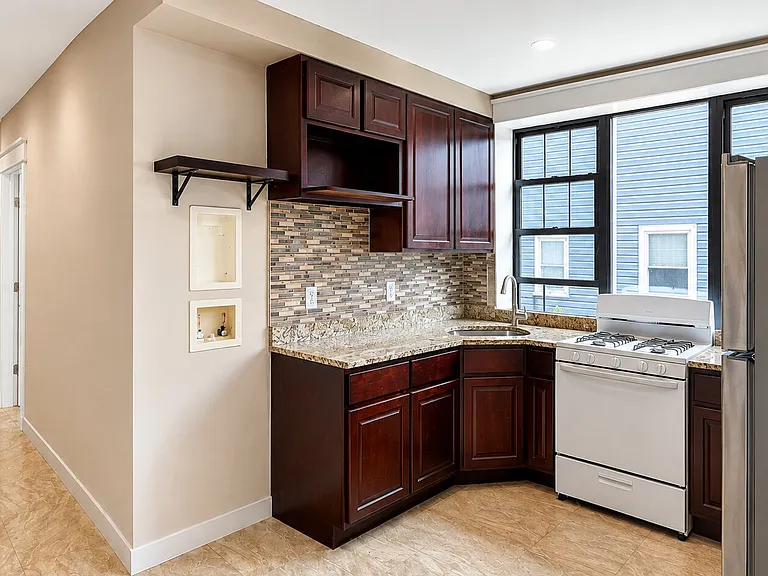 1127 Nameoke St #1A — Photo 4