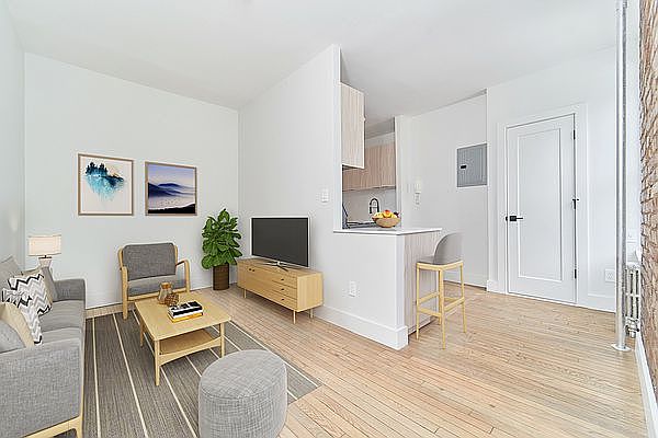 1st image of 208 E 6th St #22