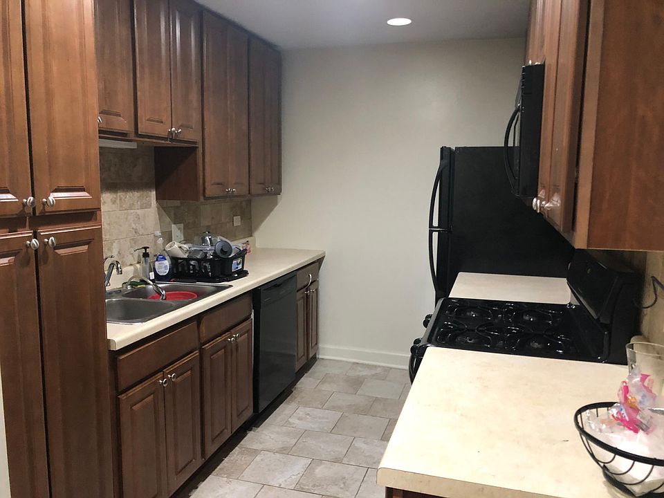 1st image of 3161 N Cambridge Ave APT 514