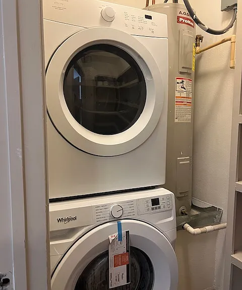 Pantry/laundry room