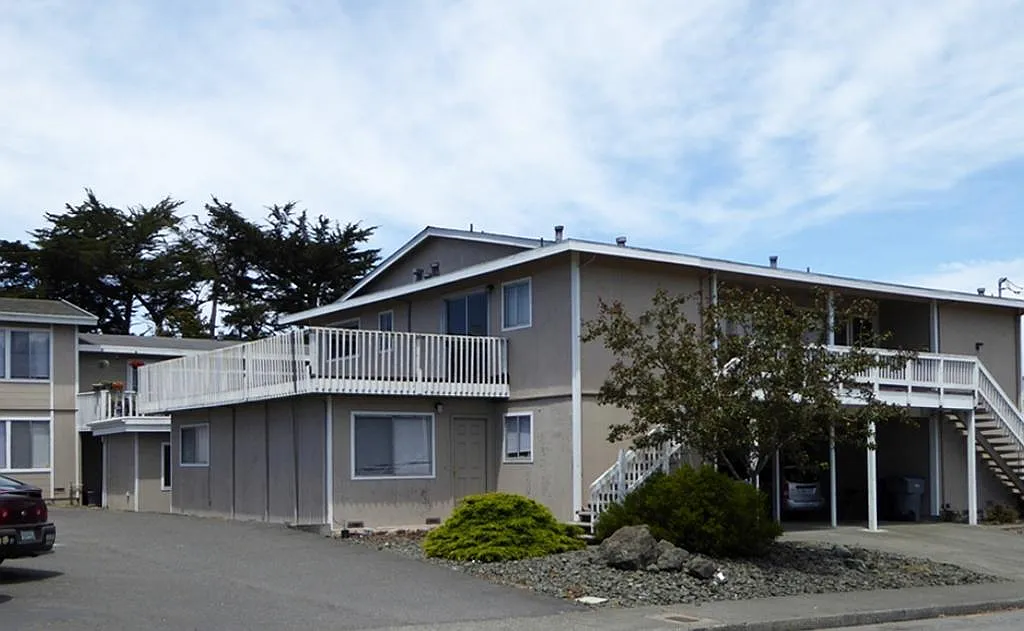 2 bed, 650 sqft, $1,250 — Photo 1
