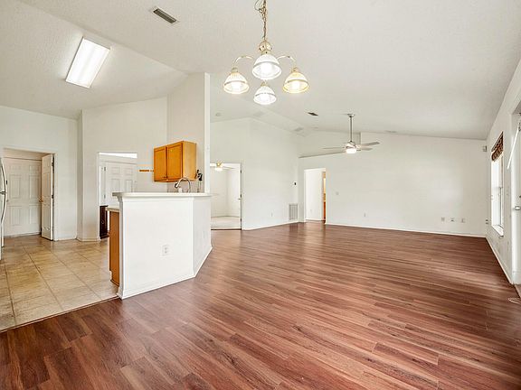 3rd image of 3574 SW San Benito Street
