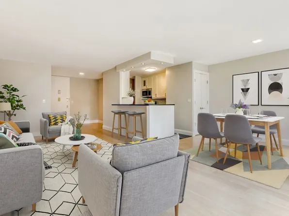 20 West 64th Street image 1 of 12