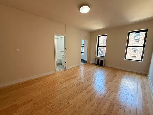 11880 Metropolitan Ave #4EE Photo 1 11880 Metropolitan Ave #4EE Photo 1
