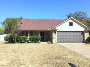 132 Springhill Dr, Hurst, TX 76054