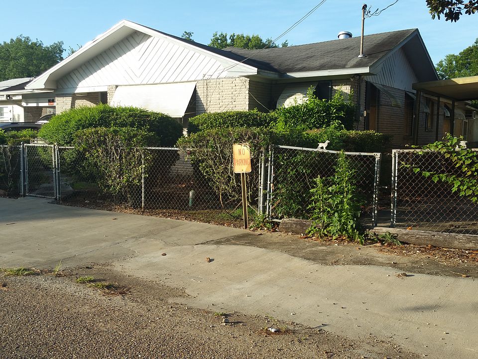 1st image of 816 W Oak St