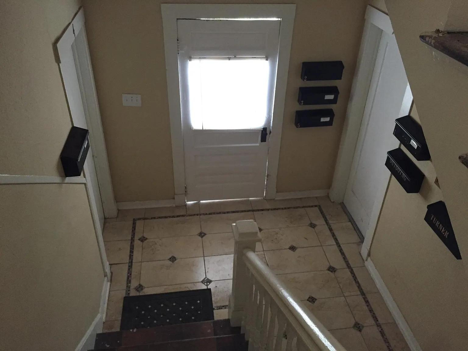 1030 W Russell Pl — Photo 3
